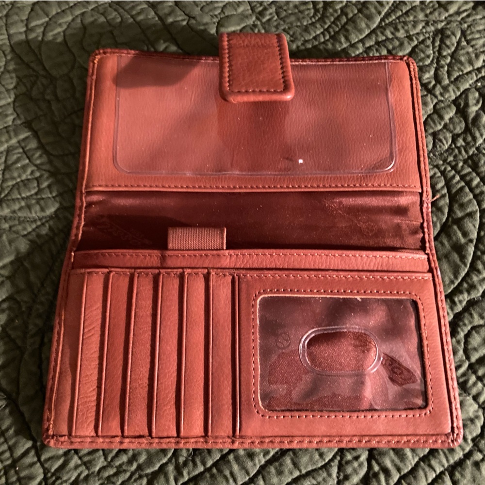 Fossil Shoulder Bag And Wallet Bundle - image 7